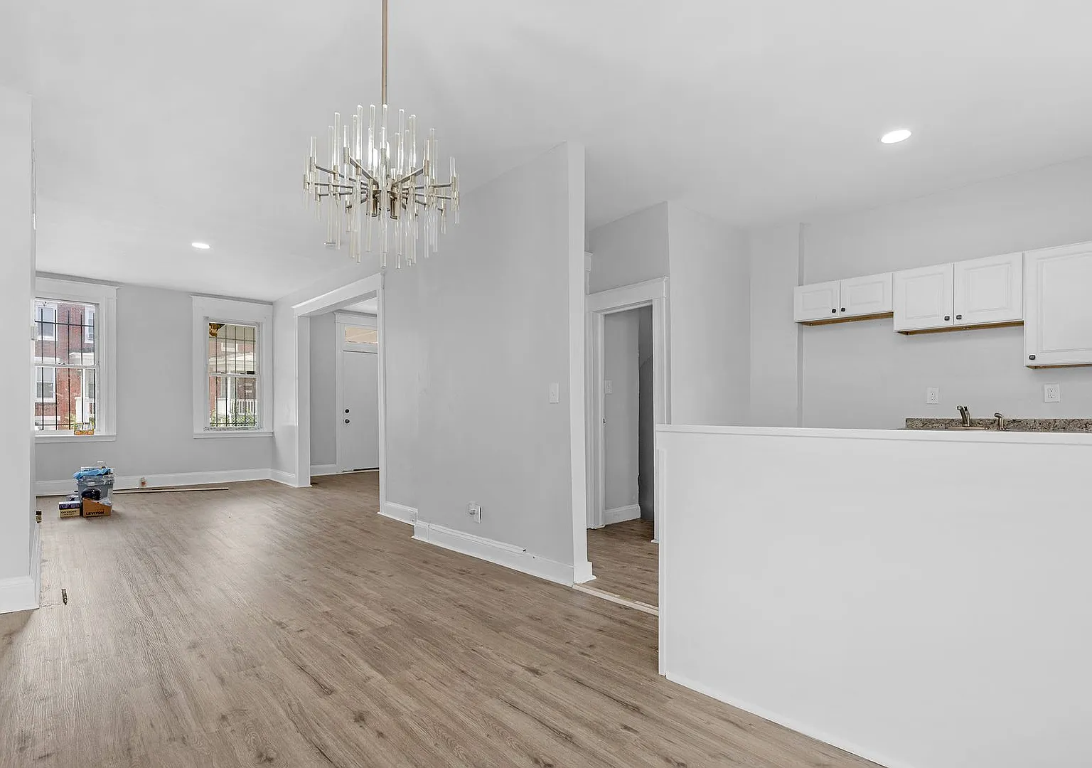 4 Bedroom 2 Bathroom in Lower Edmondson Village — Photo 4