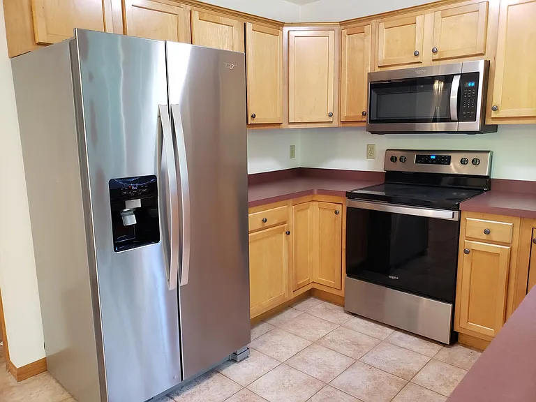 21 Elm Pl — Photo 2