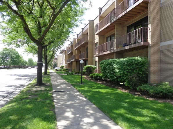 10002 S Pulaski Rd APT 209, Oak Lawn, IL 60453