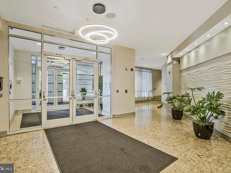 880 N Pollard St #824 — Photo 41