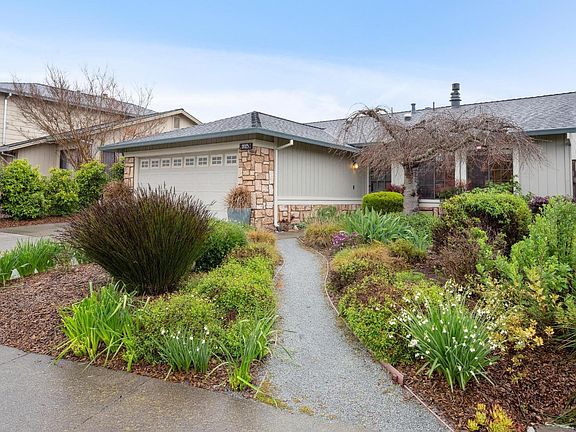 2nd image of 1615 Shenandoah Court