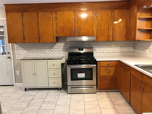 4th image of 14 Henry Beach Dr