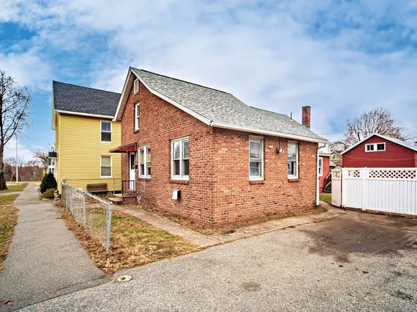 60 Beech St, Holyoke, MA 01040