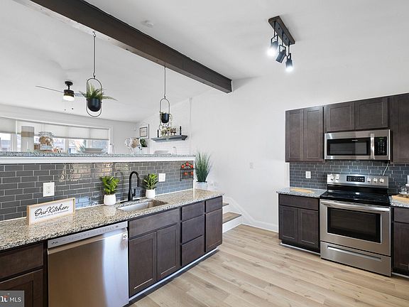 5th image of 33 Mavista Cir