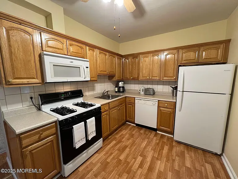 34 Embury Ave #3 — Photo 8