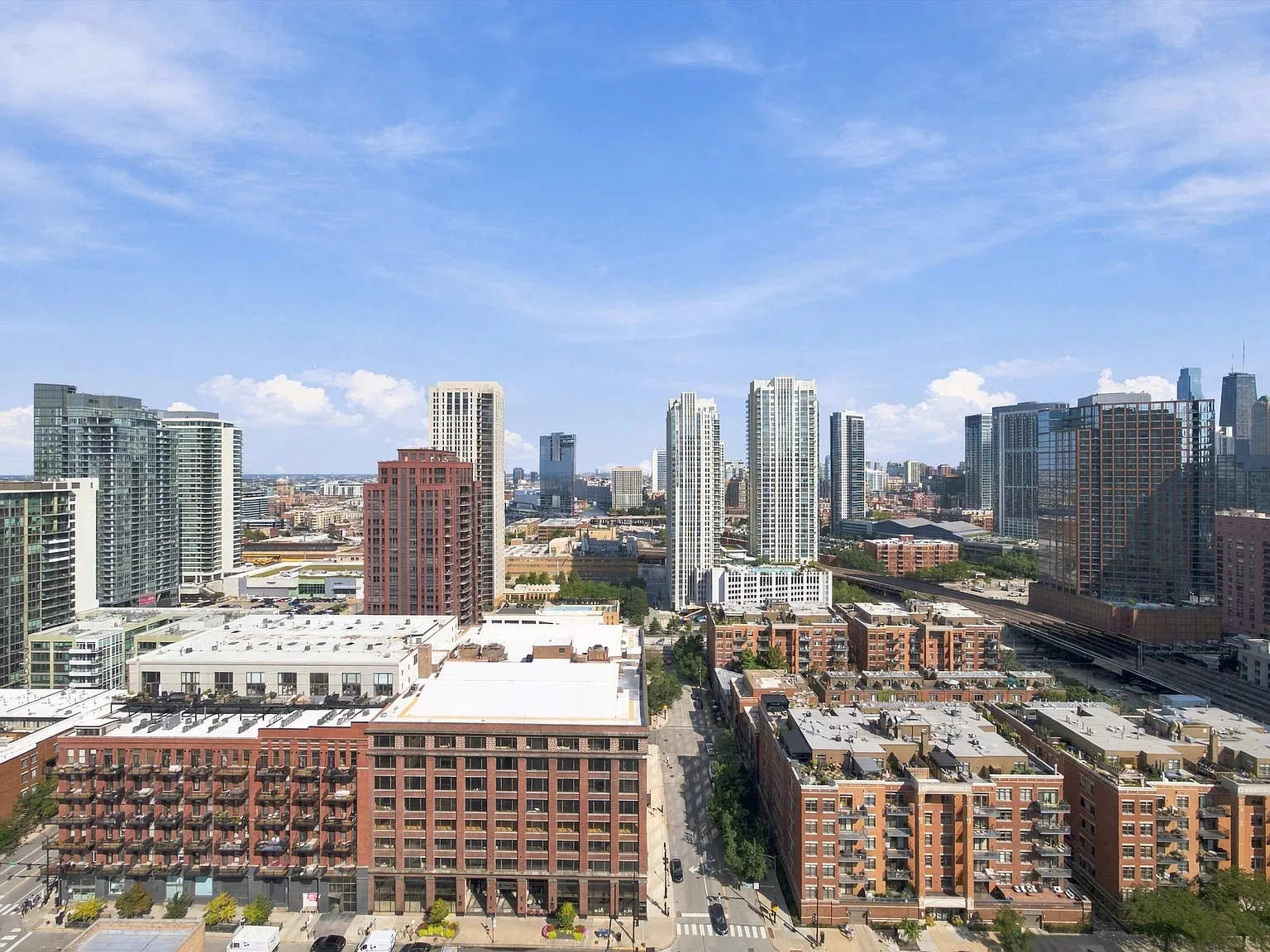1 bed, 1.5 bath, 1051 sqft, $3,900 — Photo 4