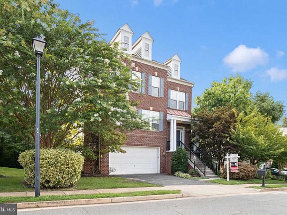 4th image of 2334 Brittany Parc Dr