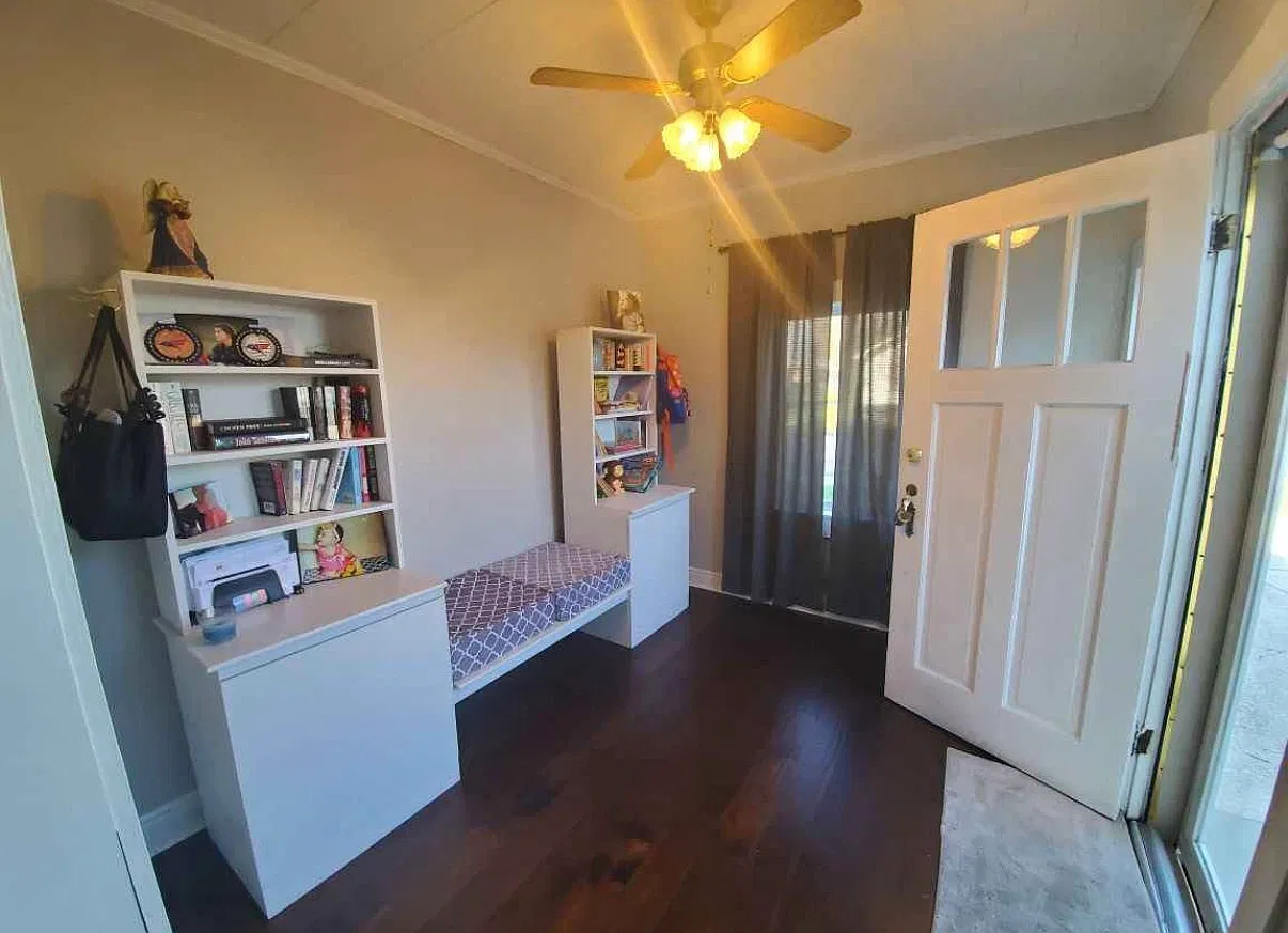 2 bed, 1300 sqft, $1,100 — Photo 2