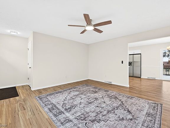 3rd image of 1424 Roosevelt Ave