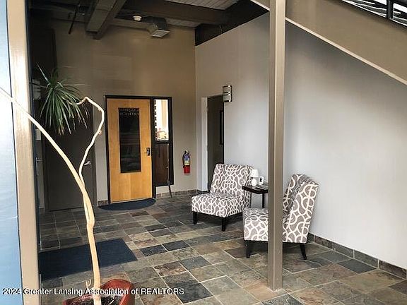 4th image of 1114 S Washington Ave #3