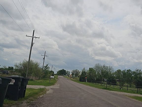 4th image of 1042 County Road 699
