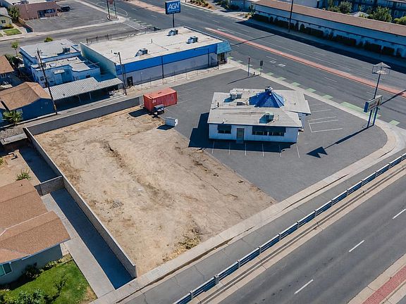 4th image of 110 Truxtun Ave