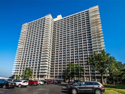 12700 Lake Ave APT 702, Lakewood, OH, 44107