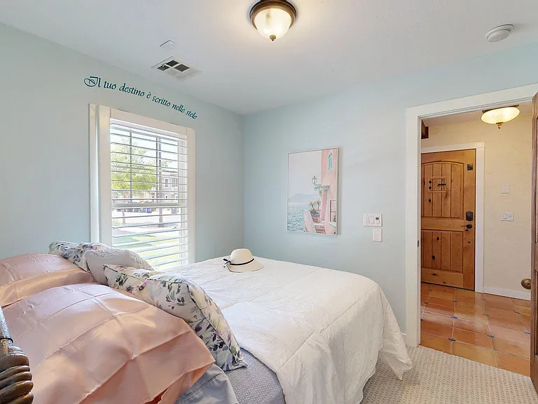 4063 E Windsor Dr — Photo 6