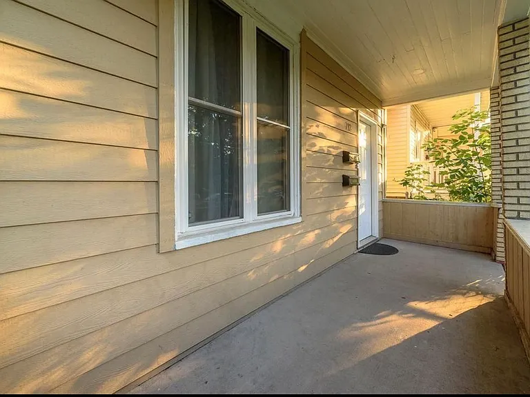 792 Edmund Ave W — Photo 23
