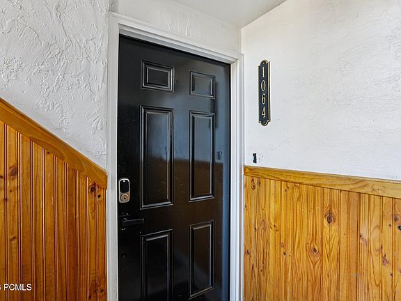3rd image of 1150 Deer Valley Dr #1064