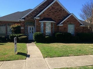 2210 Heather Ridge Ln, Garland, TX 75040