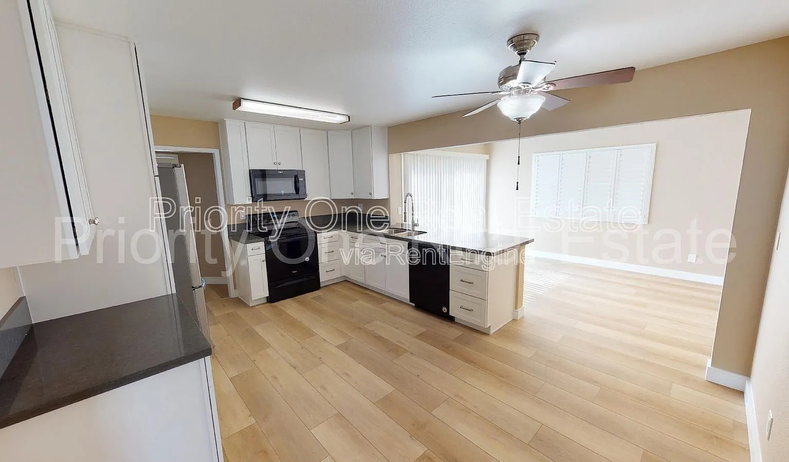 5 bed, 2.0 bath, 1920 sqft, $4,700 — Photo 3