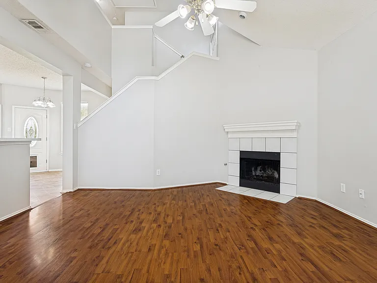 6722 Conestoga Dr — Photo 2