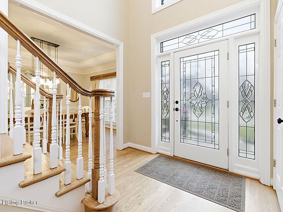 3rd image of 7307 Edgemore Pl