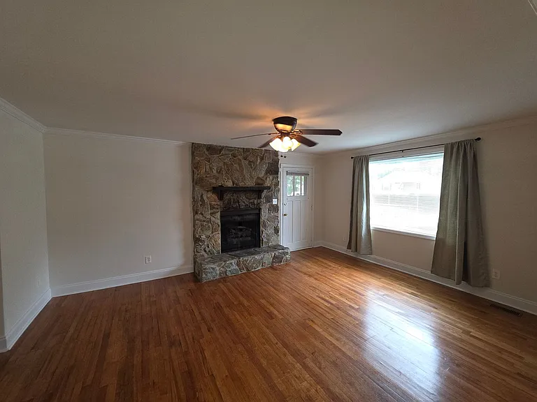 356 Melbourne Ct — Photo 5