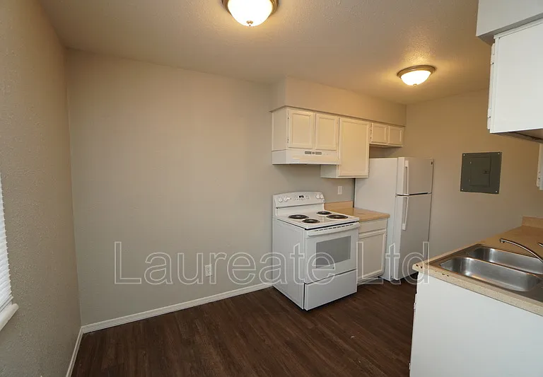 1305 Wolff St #4 — Photo 5