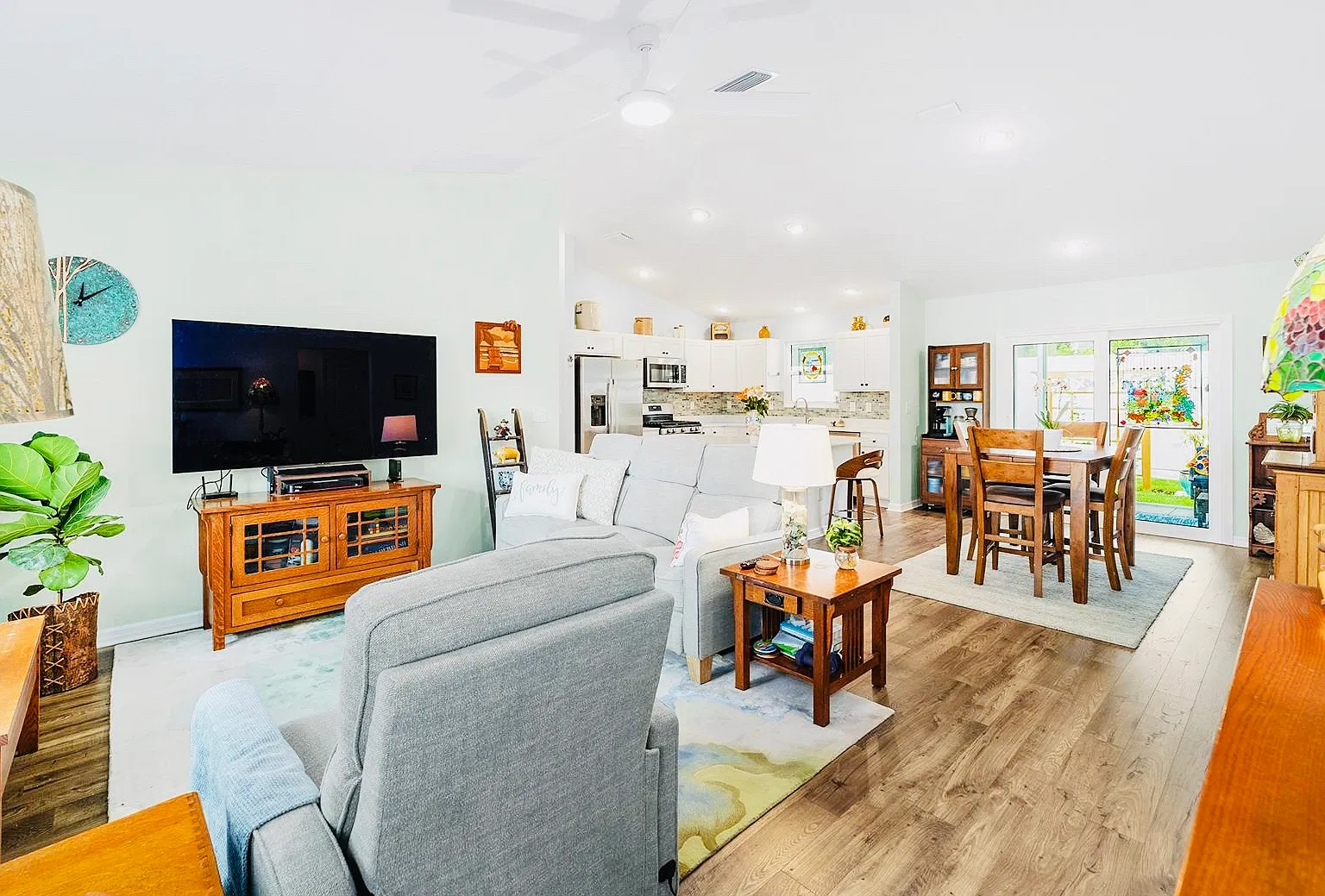 3 bed, 1392 sqft, $3,000 — Photo 4
