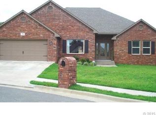 654 Lakes Dr, Tahlequah, OK 74464