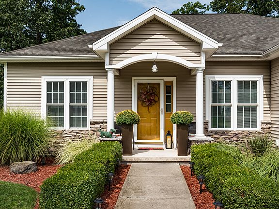 3rd image of 239 Bunker Dr