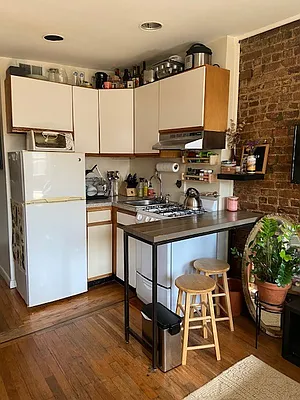 Rented by City Connections Realty | media 15