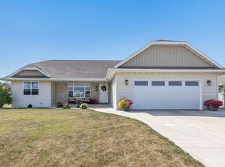 854 Roth Rd, De Pere, WI 54115