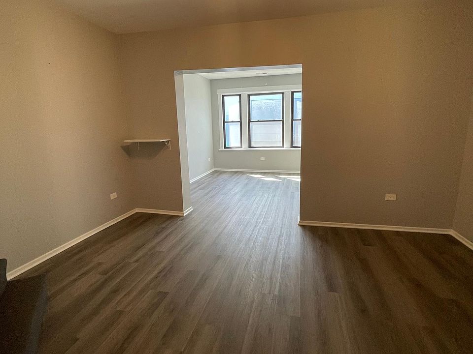 smaller unit dinning room