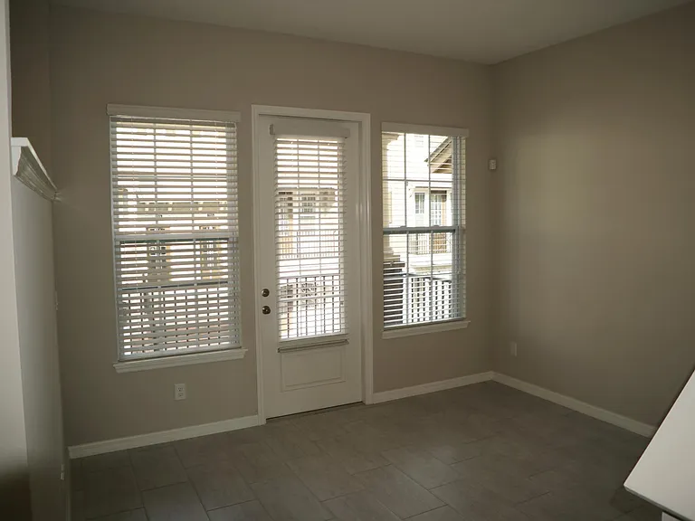 712 Grado Point — Photo 2