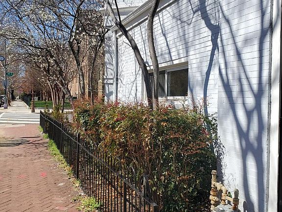 4th image of 1200 D St NE
