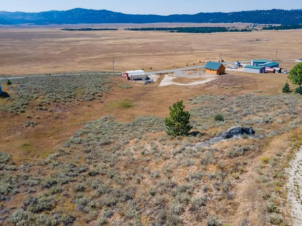 121 Skidoo Pl, Cascade, ID 83611