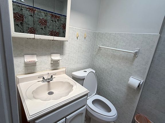 4th image of 2707 S 9th St