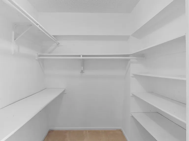 1828 S Park Ave — Photo 16