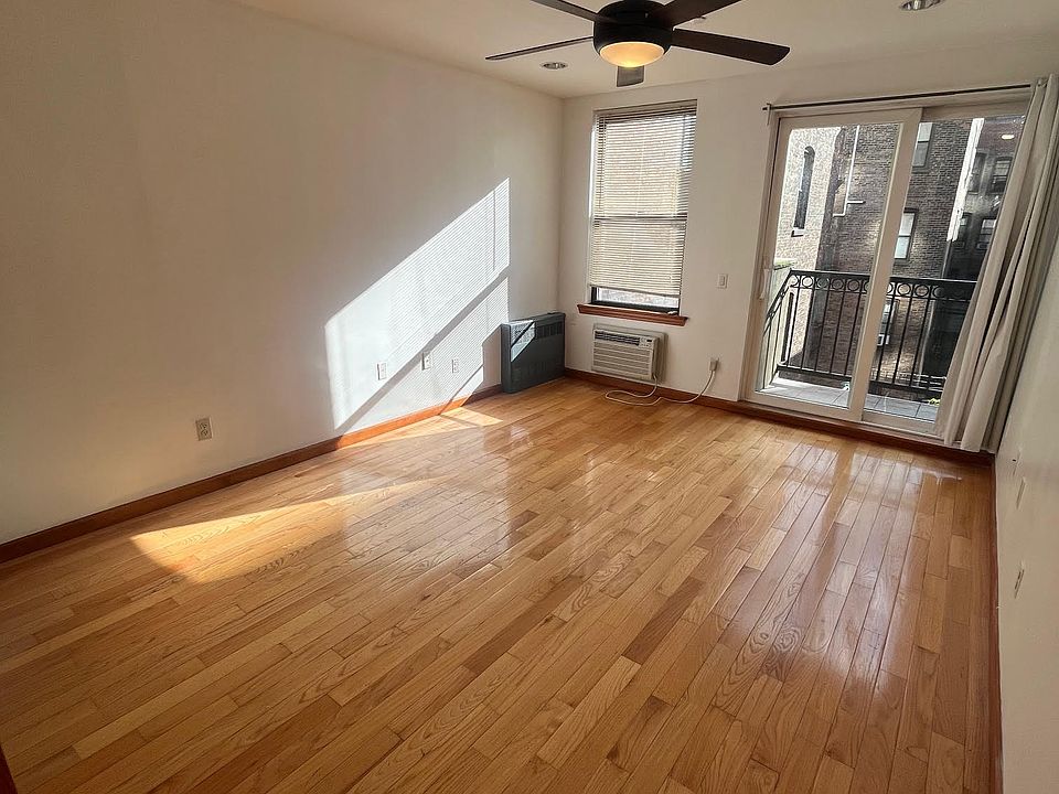 1st image of 140 E 31st St APT 70