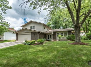 320 Pacific Dr, Bolingbrook, IL 60440