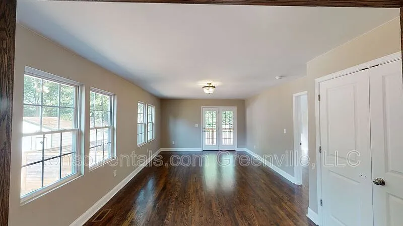 4 bed, 2.0 bath, 1600 sqft, $1,950 — Photo 4