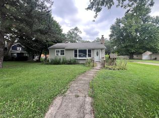 321 Elmwood Ave, Crystal Lake, IL 60014