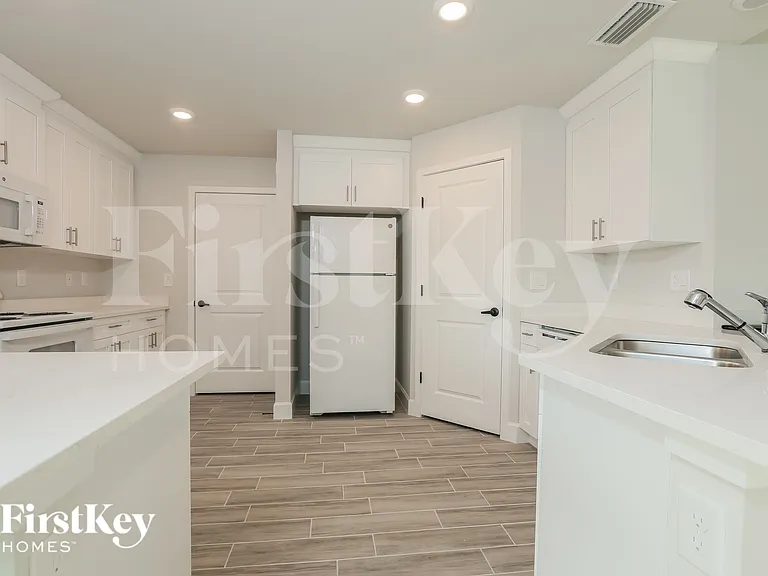 6148 Hellman Ave — Photo 6