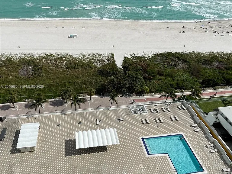 5701 Collins Ave #Penthouse 08 — Photo 32