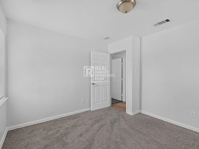 4525 Hunter St — Photo 22