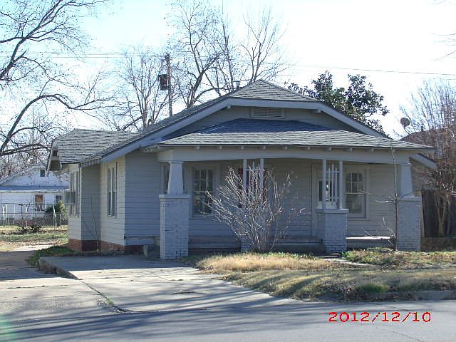 2nd image of 617 N Hinckley St