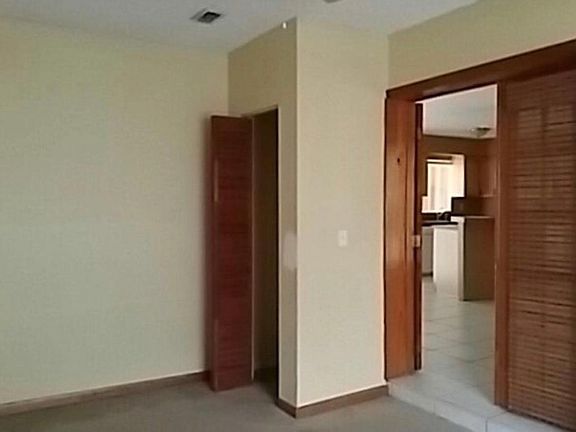 3rd image of 901 Teatro Ct