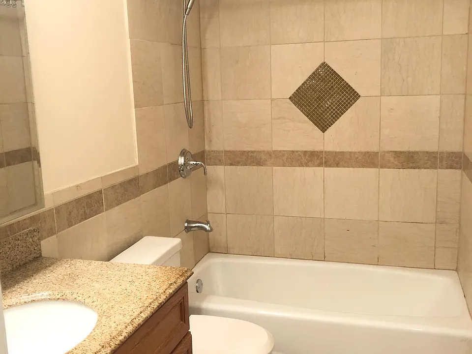 1615 N Milwaukee Ave #5A