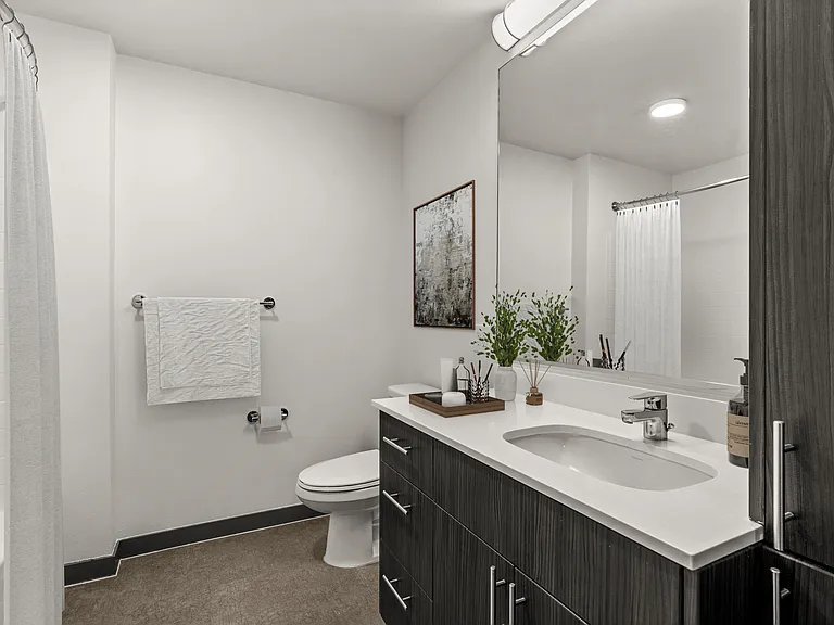 Icon Apartments — Photo 9
