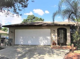 707 SW 32nd Ter, Cape Coral, FL 33914
