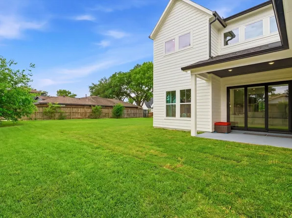 218 Avenue Of Oaks St, Houston, TX 77009